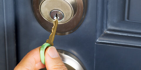 Should you go for smart locks or traditional locks? - Lockout 24/7